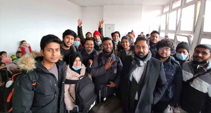 ইউক্রেন থাকা ৪১৮ বাংলাদেশি নিরাপদ আশ্রয়ে