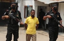 গৃহবধূকে হত্যার পর লাশে আগুন দিয়ে নামাজে যান স্বামী: র‌্যাব