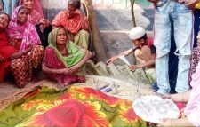 ব্যাগগুলো নিয়ে কেউ আর স্কুলে যাবে না