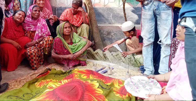 ব্যাগগুলো নিয়ে কেউ আর স্কুলে যাবে না