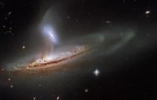 ৩২ কোটি আলোকবর্ষ দূরের অবিশ্বাস্য ছবি পেয়েছে হাবল