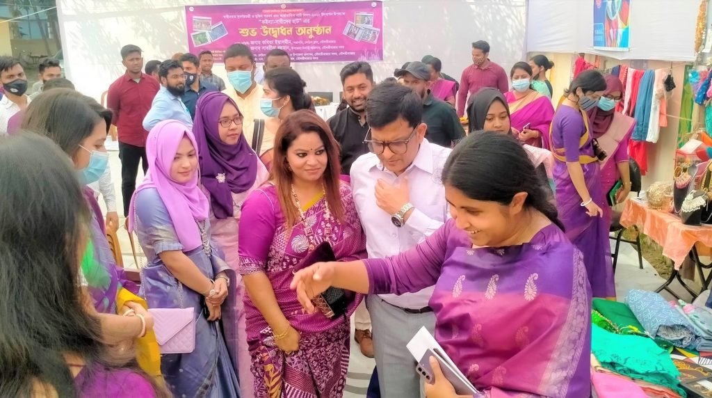 চাঁদনীঘাট ইউনিয়ন পরিষদ প্রাঙ্গনে “কইন্যা-নারীদের হাট ”এর উদ্ধোধন