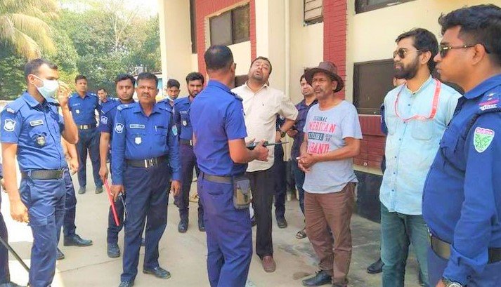 শ্রীমঙ্গলে রেলওয়ে ষ্টেশনে অবৈধ পার্কিং উচ্ছেদ অভিযান