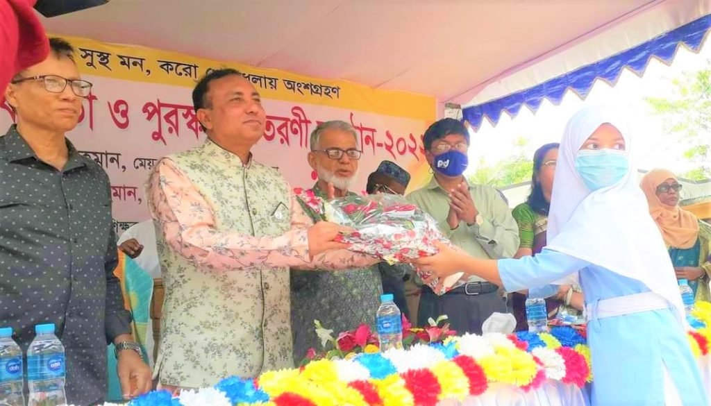 তথ্য প্রযুক্তির এই যুগে মোবাইল ফোনের অপব্যবহার না করে শিক্ষার্থীদের পড়াশোনায়  গুরুত্ব দিতে হবে–