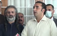 ইমরান খানের বিশেষ সহকারির পদত্যাগ ঘোষণা