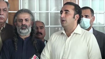 ইমরান খানের বিশেষ সহকারির পদত্যাগ ঘোষণা