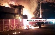 ফায়ার সার্ভিসের ৮ ইউনিটের প্রচেষ্টায় দক্ষিণ সুরমার আগুন নিয়ন্ত্রণে