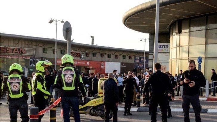 ইসরাইলে শপিং সেন্টারে হামলা, নিহত ৪