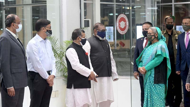 আরব আমিরাত সফর শেষে দেশে ফিরলেন প্রধানমন্ত্রী