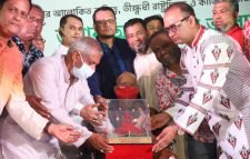 ‘গুণীশ্রেষ্ঠ সম্মাননা’ পেলেন মুহিত : আমি একান্তভাবে সিলেটের মানুষ