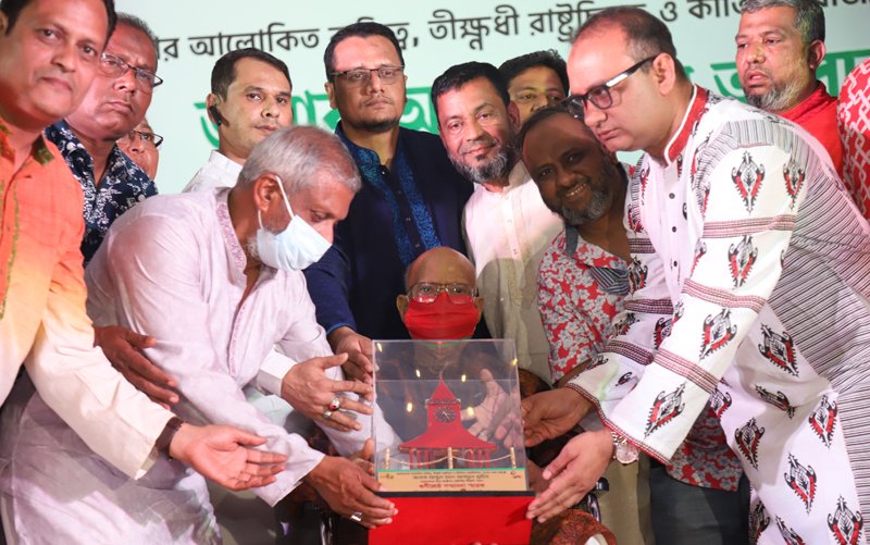 ‘গুণীশ্রেষ্ঠ সম্মাননা’ পেলেন মুহিত : আমি একান্তভাবে সিলেটের মানুষ