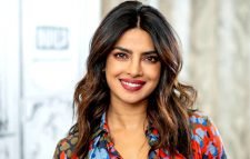 ফ্ল্যাটের পর গাড়িও বিক্রি করে দিলেন প্রিয়াঙ্কা!