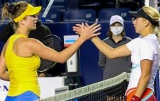 টেনিস কোর্টে রাশিয়াকে হারাল ইউক্রেন