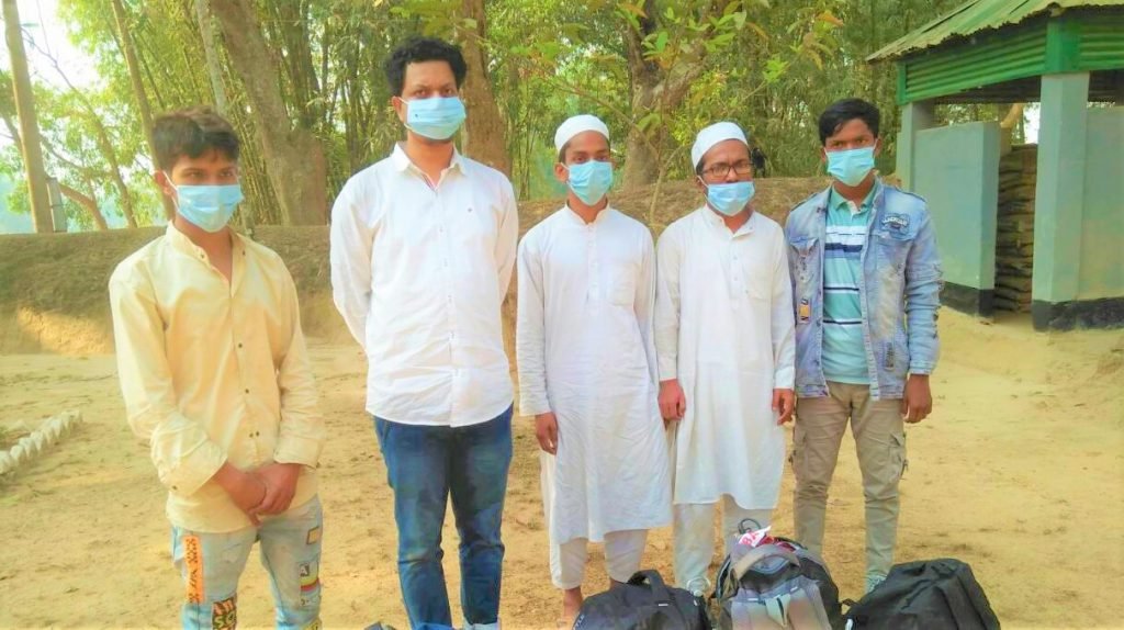 ভারত থেকে অবৈধ ভাবে বাংলাদেশে অনুপ্রবেশের দায়ে ৫ রোহিঙ্গা নাগরিক আটক
