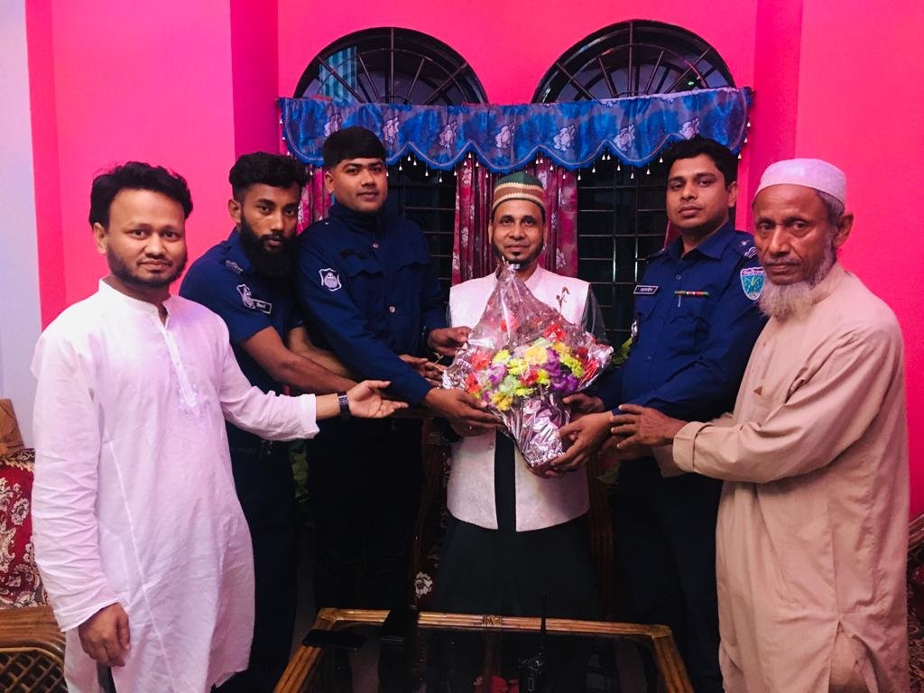 যুক্তরাজ্য প্রবাসী সমাজসেবী আলহাজ্ব  আকরম আলীর সাথে  বিশ্বনাথ   থানা পুলিশ`র সাক্ষাৎ