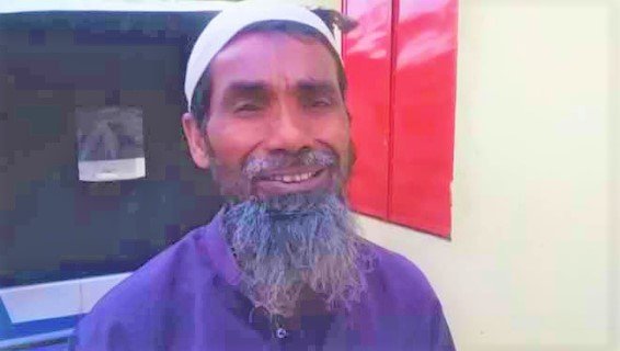 মাটির ব্যাংকে  টাকা জমা হয়নি খলিল মিয়ার