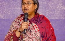 টিপ পরা ছবি দিয়ে শিক্ষামন্ত্রীর প্রতিবাদ