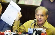 শেহবাজ শরিফকে নতুন প্রধানমন্ত্রী ঘোষণা বিরোধীদের