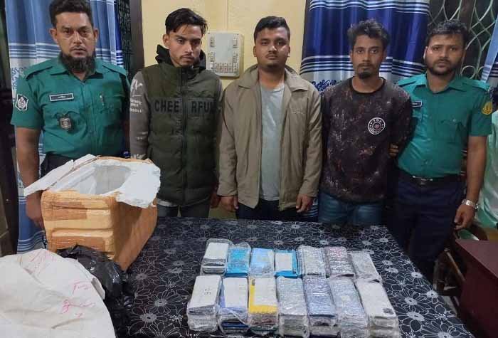 চোরাই মোবাইলসহ আওয়ামী লীগ নেতার ছেলে গ্রেপ্তার