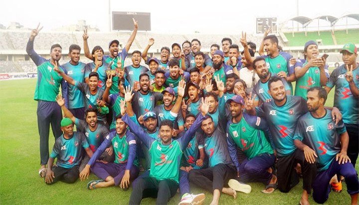 প্রিমিয়ার ক্রিকেটের শিরোপা জিতল শেখ জামাল