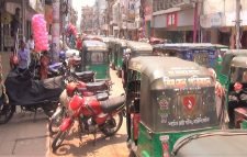 মৌলভীবাজারে অবৈধ দখলে বড় সড়কগুলো দিন দিন ছোট:  ভোগান্তিতে পড়ছেন জনসাধারণ