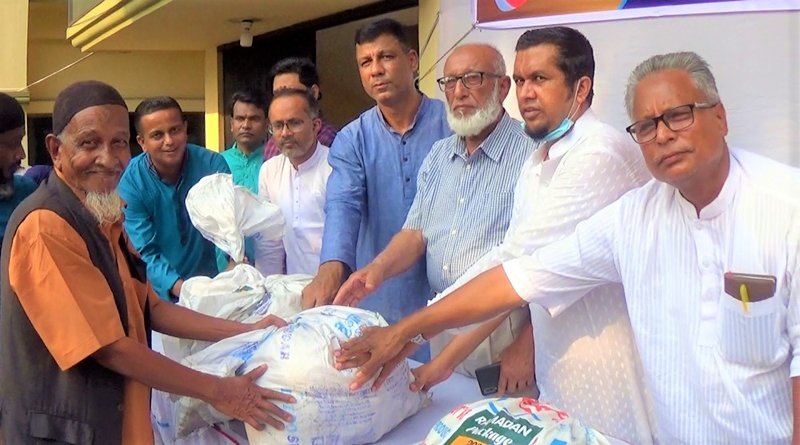 প্রবাসী আব্দুল মৌমিন এর উদ্যোগে সেহরি ও ইফতার সামগ্রী বিতরণ