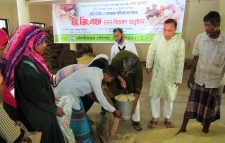 ৪ হাজার ৬শত ২১জন পরিবারের মধ্যে ভিজিএফ চাল বিতরণ
