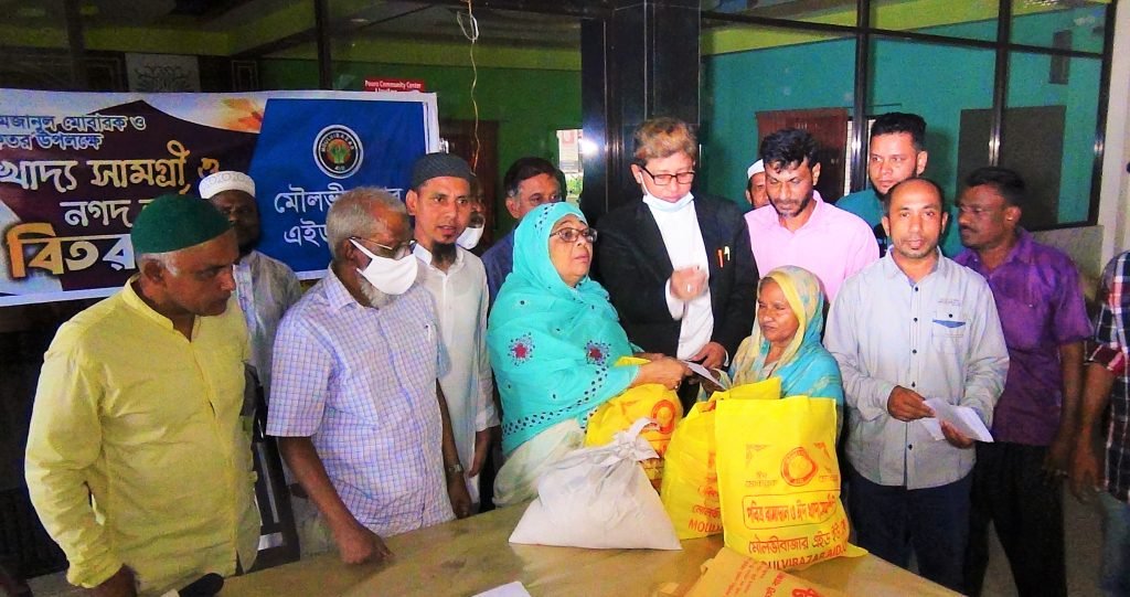 এইড ইউকের পক্ষ থেকে রমজান উপলক্ষে খাদ্য সামগ্রী ও নগদ অর্থ বিতরণ