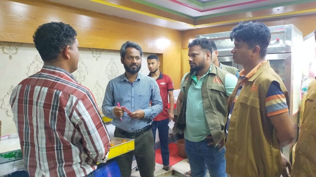 স্বাদ এন্ড কোংকেসহ ৫ টি প্রতিষ্ঠানকে ৩৭ হাজার ৫ শত টাকা জরিমানা