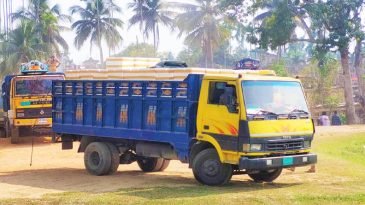 চাতলাপুর স্থল শুল্ক স্টেশন দিয়ে ভারতের কৈলাশহরে প্রথম প্রবেশ মাছসহ পণ্যবাহী ৬ ট্রাক