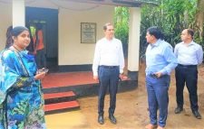 জেলা প্রশাসকের আশ্রয়ণ প্রকল্পের নির্মিতব্য গৃহসমূহ পরিদর্শন