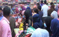 মৌলভীবাজারে জমে উঠেছে ঈদ কেনাকাটা: ক্ষুদ্র ও মাঝারী বিপণীতে ক্রেতা কম