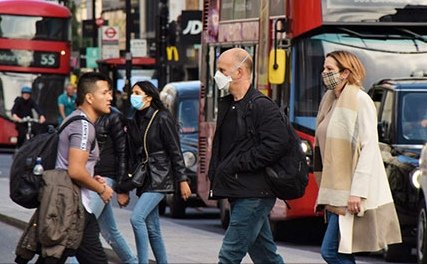 বৃটেনে এক সপ্তাহে রেকর্ড ৪৯ লাখ মানুষের কোভিড শনাক্ত