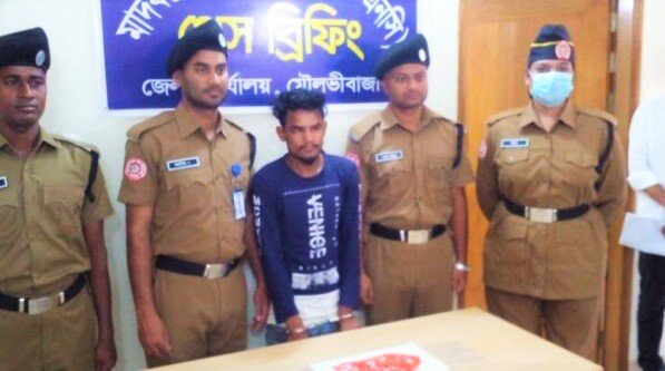  ৮ শত পিস ইয়াবাসহ এক মাদক কারবারিকে গ্রেফতার