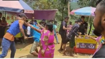 জাফলংয়ে নারী-পুরুষ পর্যটকদের উপর হামলা