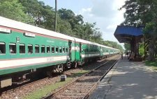 রেফারেন্স দিয়ে ট্রেনে সুবিধা পাবেন না কেউ