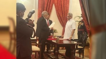 শ্রীলঙ্কার প্রধানমন্ত্রী হিসেবে শপথ নিলেন রনিল বিক্রমাসিংহে