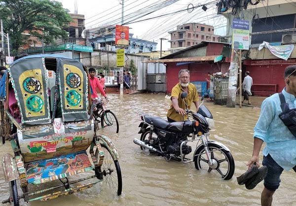 ১৮ বছরেও এমন বন্যা হয়নি