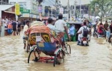 নগরীতে বন্যার পানি বাড়ছে, পানিবন্দি ১৫ লাখ মানুষ