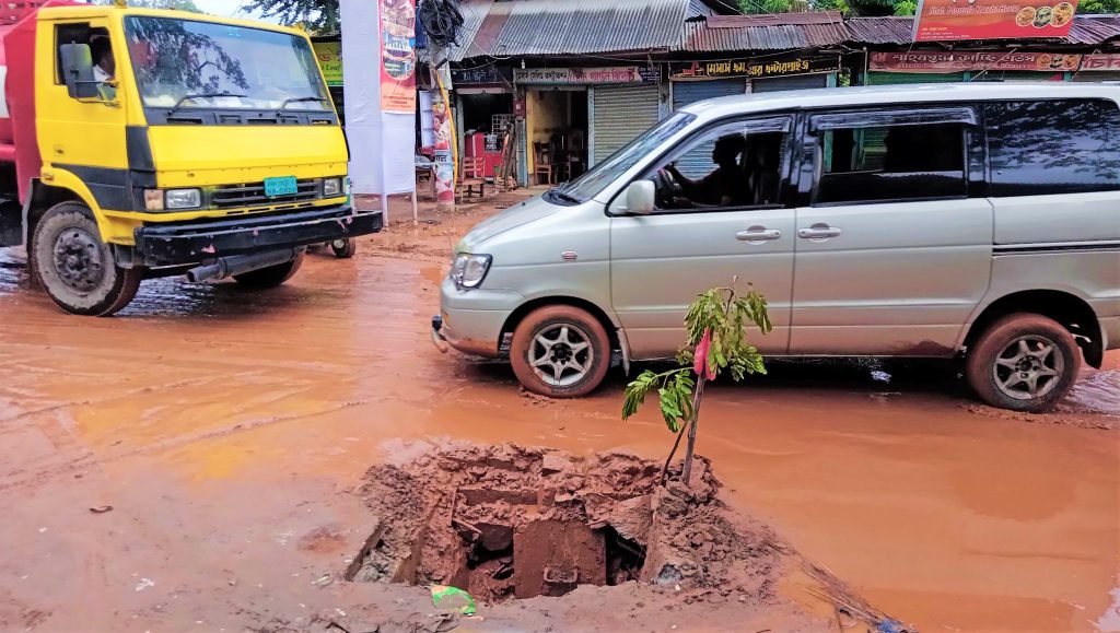 শ্রীমঙ্গল উপজেলার ভানুগাছ রোড রাস্তাটি যেনো এক মৃত্যুকোপ