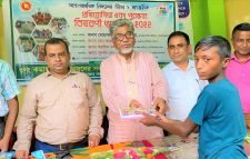 আব্দালপুর সরকারি প্রাথমিক বিদ্যালয় এর ক্রীড়া ও সাংস্কৃতিক প্রতিযোগীতার পুরস্কার বিতরণ