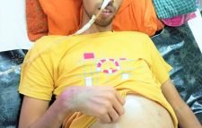 ক্যান্সারে আক্রান্ত ছেলেকে বাঁচাতে বাবার আকুতি