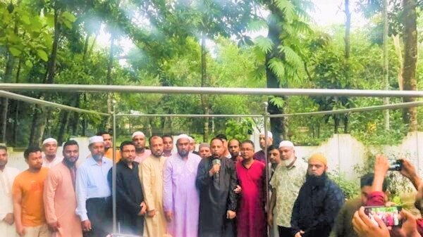 এম সাইফুর রহমানের কবর জিয়ারত করলেন সিলেট জেলা বিএনপির নব নির্বাচিত নেতৃবৃন্দরা