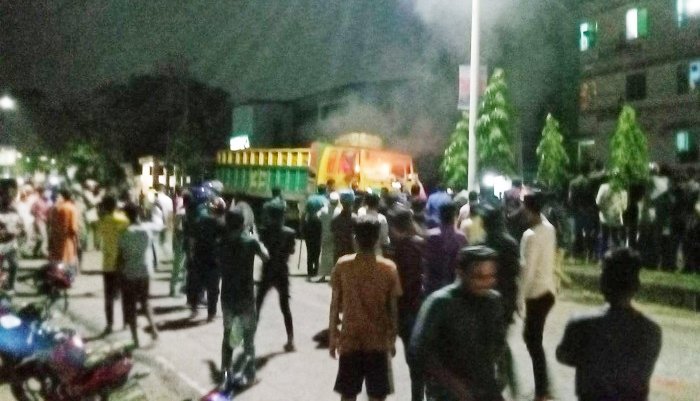 আখালিয়ায় ট্রাক চাপায় যুবক নিহত