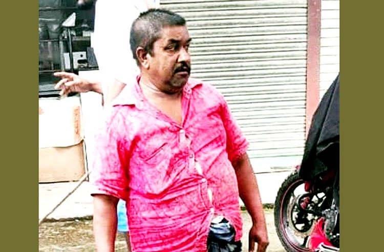 রক্ত মাখিয়ে মৃত ছাগলের মাংস বিক্রি