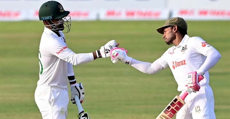 এক সেঞ্চুরি, তিন ফিফটিতে চট্টগ্রামে তৃতীয় দিন বাংলাদেশের