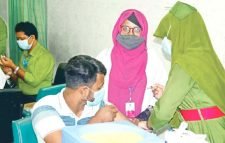 কোভিড টিকা নেননি ৪০% সাংবাদিক