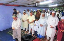 সৌদি আরবের সাথে মিল মৌলভীবাজারে ঈদুল ফিতরের নামাজ আদায়