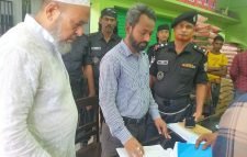 শ্রীমঙ্গলে আটা-ময়দা মজুদ ১ লাখ ৪২ হাজার টাকা জরিমানা