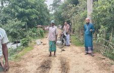 নাজিরাবাদ ইউনিয়ন: দুই কিলোমিটার কাঁচা সড়ক নিয়ে দুর্ভোগে হাজারও মানুষ!